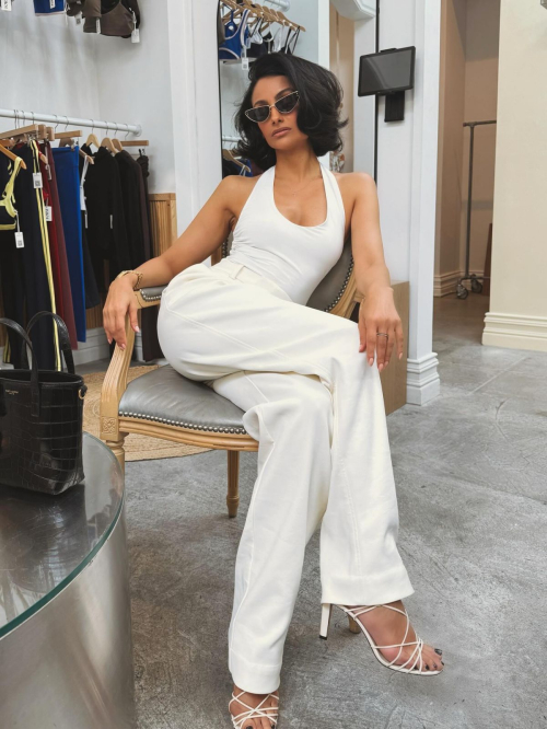 Nazanin Mandi shines in Instagram photos, August 2025 4