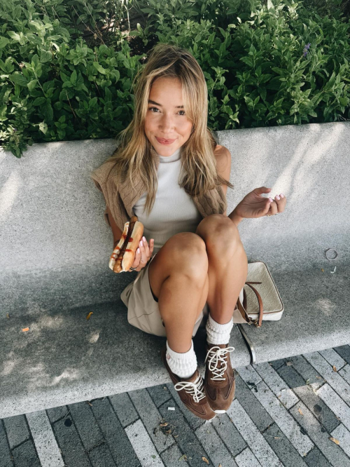 Olivia Ponton Tory Burch sneakers, August 2025 4