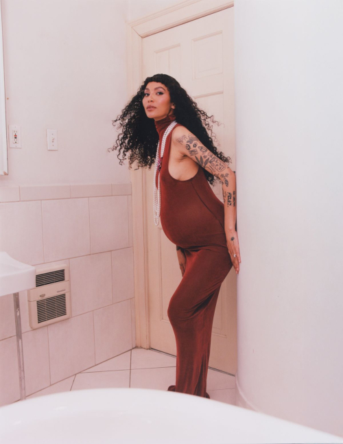 Pregnant Sophia Roe Flaunt Magazine Shoot, July 2025 4