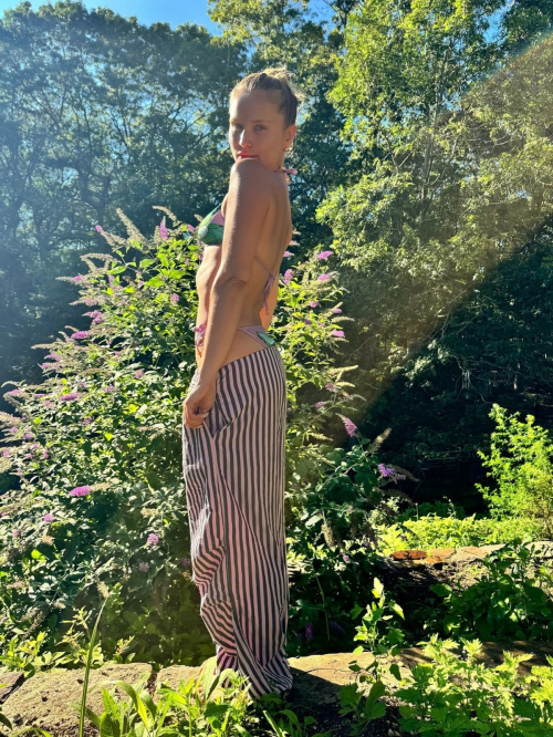 Sailor Brinkley Cook Instagram pics, August 2025 1