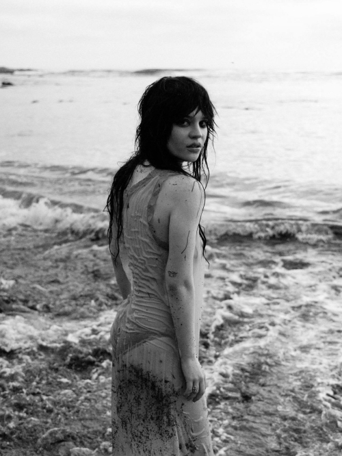 Sophie Thatcher at a Photoshoot, August 2025 10