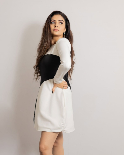 Sreemukhi in Bigg Boss Agnipariksha photoshoot, August 2025 4