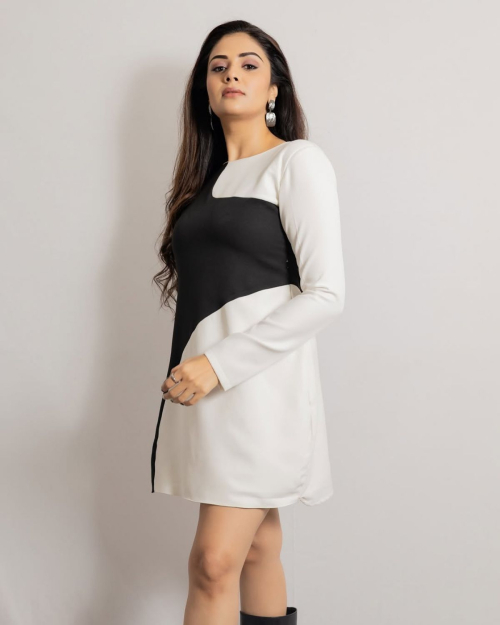Sreemukhi in Bigg Boss Agnipariksha photoshoot, August 2025 6