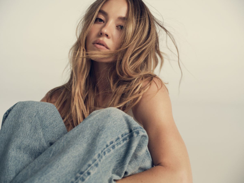 Sydney Sweeney American Eagle Fall 2025 Campaign, August 2025 9