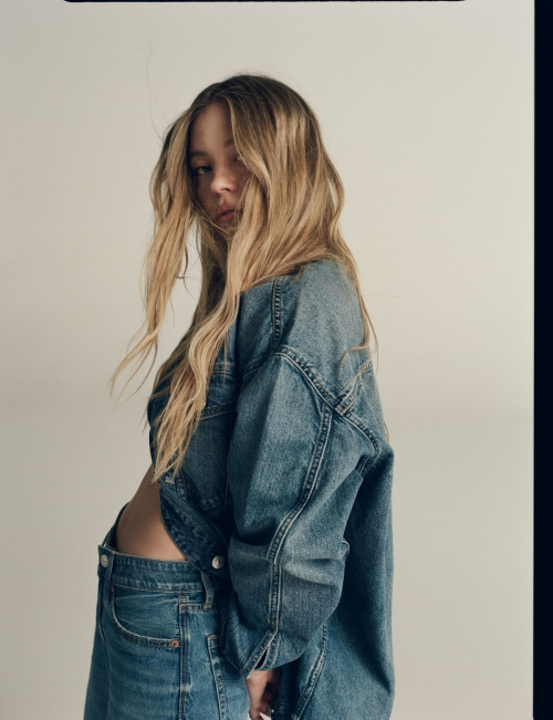 Sydney Sweeney American Eagle Fall 2025 Campaign, August 2025 18