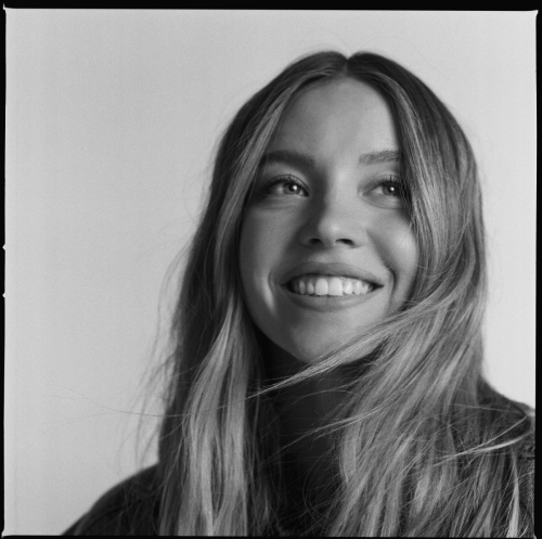 Sydney Sweeney American Eagle Fall 2025 Campaign, August 2025 8