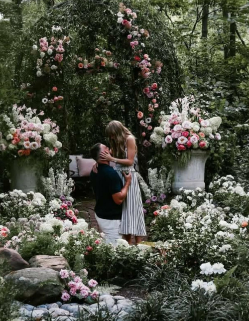 Taylor Swift engagement photos, Aug 2025