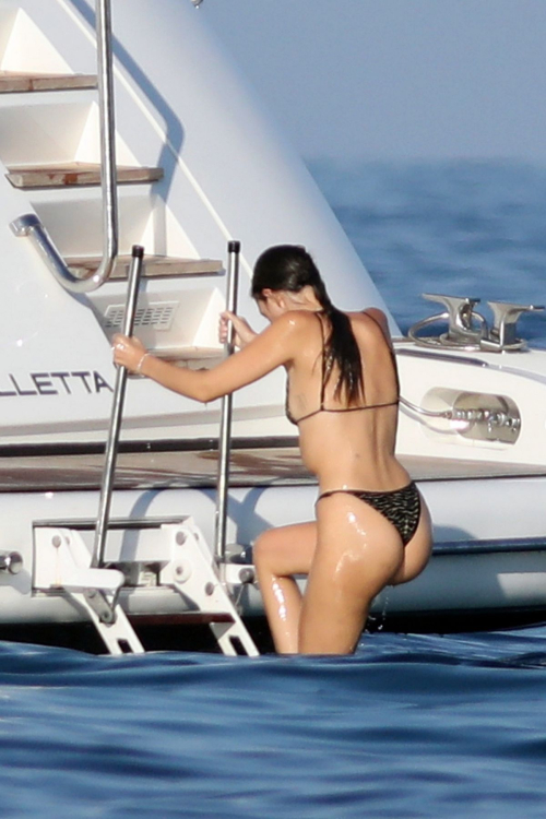 Vittoria Ceretti yacht with Leonardo DiCaprio, August 2025 4
