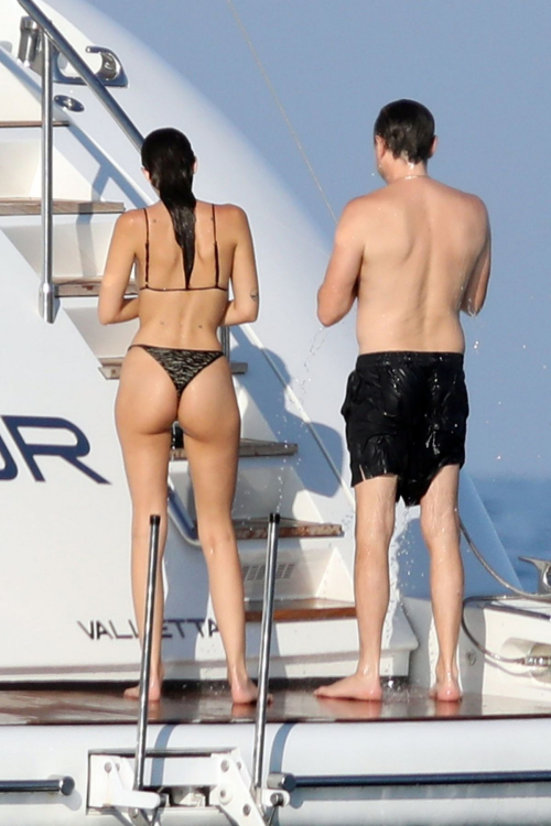 Vittoria Ceretti yacht with Leonardo DiCaprio, August 2025 5