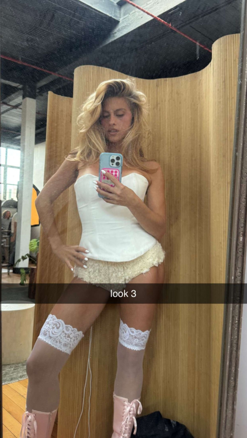 Xandra Pohl shines in Instagram photo, August 2025