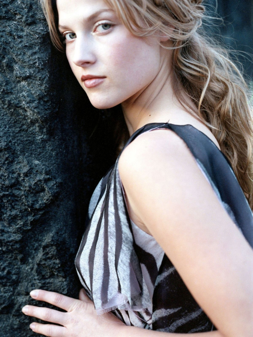 Ali Larter photoshoot, 2005 5