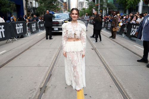 Cailee Spaeny at Knives Out Mystery premiere TIFF, September 2025 4