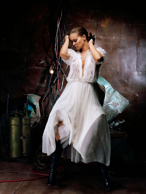 Carmen Electra for Vegas Magazine, 2005 5