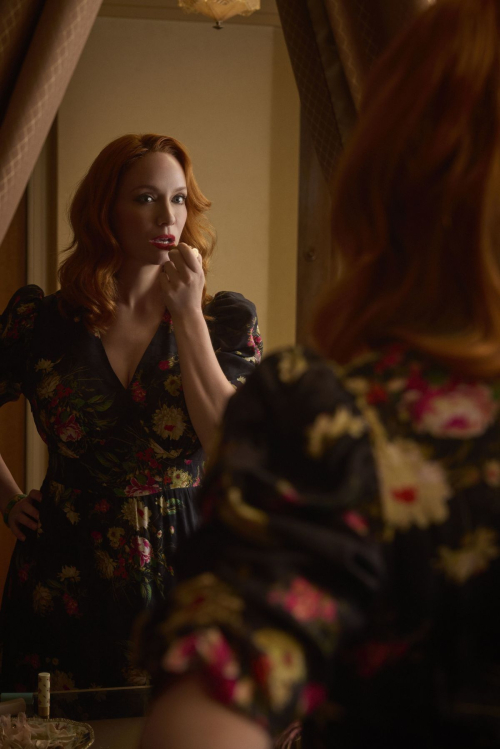 Christina Hendricks Joanie Collection, Sep 2025 7