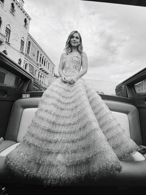 Clara Galle at a photoshoot, August 2025 5