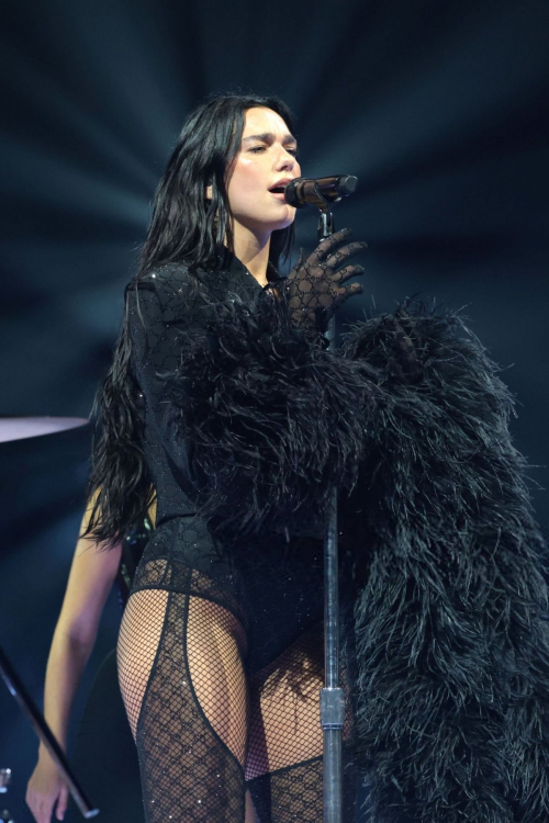 Dua Lipa Performs on Radical Optimism Tour in Toronto, September 2025