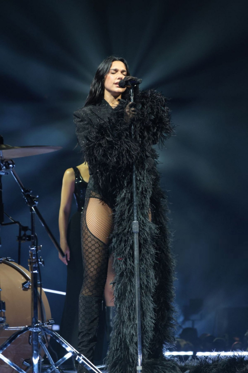 Dua Lipa Performs on Radical Optimism Tour in Toronto, September 2025 6