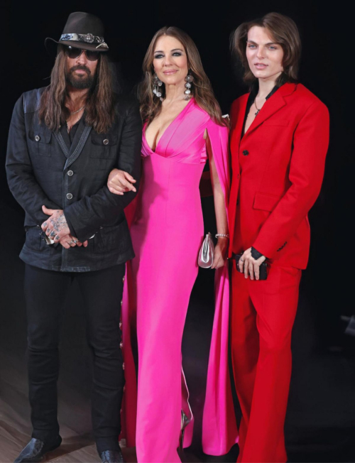 Elizabeth Hurley in Hello Magazine, September 2025 3