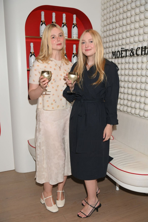 Elle and Dakota Fanning at US Open Men’s Final, Sep 2025