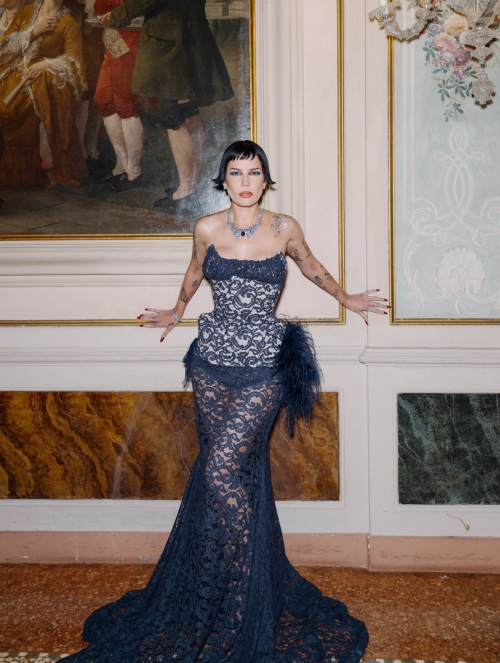 Halsey stuns at Venice photoshoot, September 2025