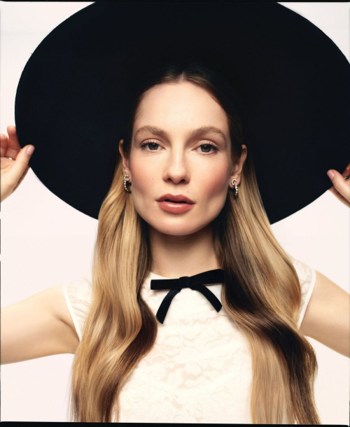 Hannah Dodd for The Glossary Magazine, Sep 2025 1