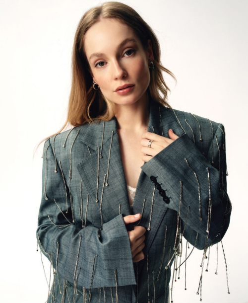 Hannah Dodd for The Glossary Magazine, Sep 2025 4