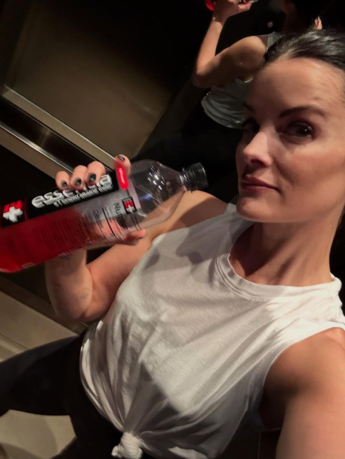 Jaimie Alexander looks chic in Instagram photos, September 2025 4