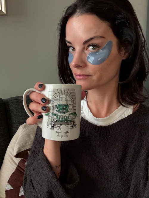 Jaimie Alexander looks chic in Instagram photos, September 2025 5