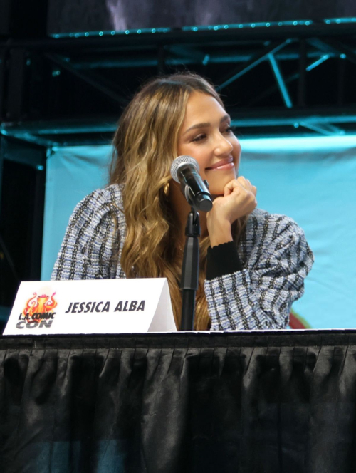 Jessica Alba at Lucas Museum of Narrative Art Panel Los Angeles Comic Con, September 2025 5