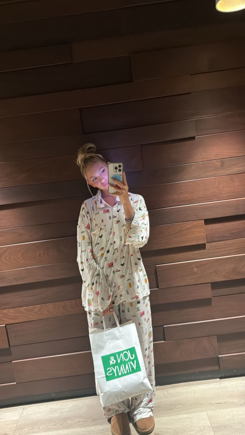 Jordyn Jones glows in Instagram photos, September 2025 2