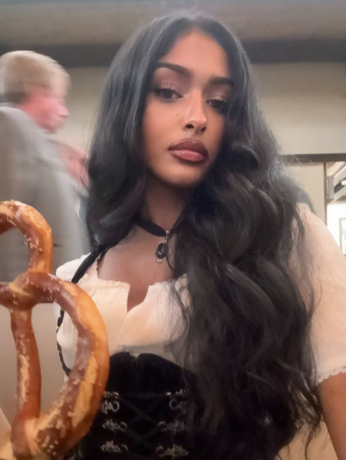 Kaaviya Sambasivam Instagram Photos, September 2025 1