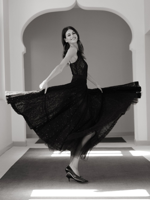 Kaia Gerber Black & White Photoshoot Venice, Sep 2025 2