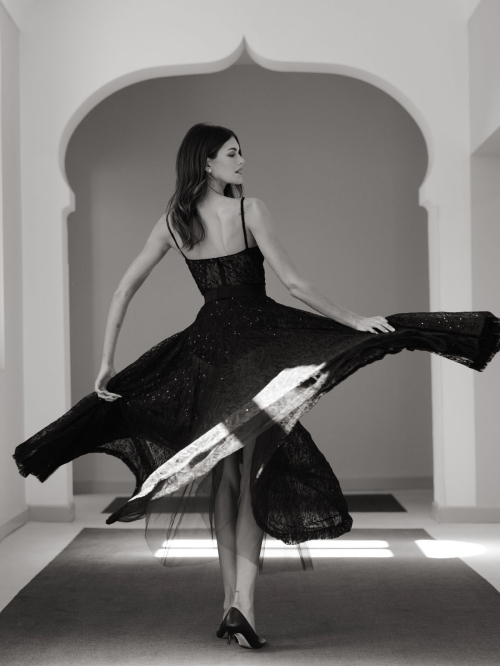 Kaia Gerber Black & White Photoshoot Venice, Sep 2025 3