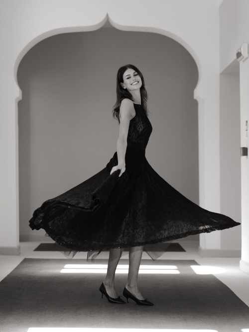 Kaia Gerber Black & White Photoshoot Venice, Sep 2025 5