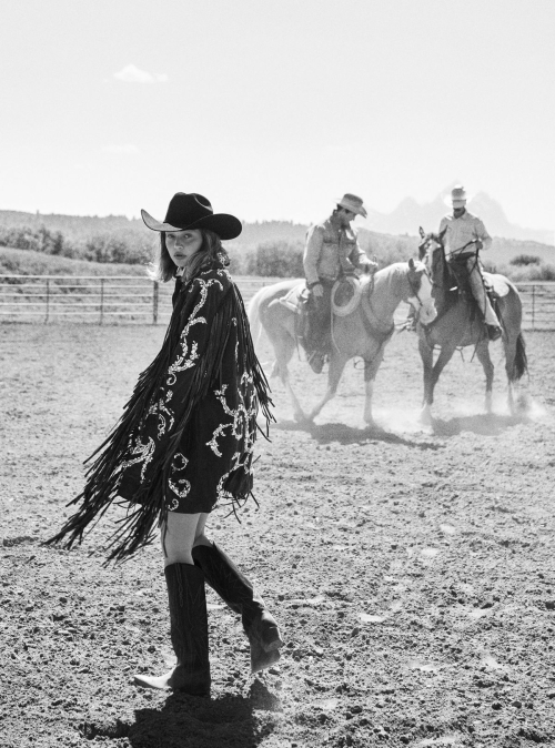 Kendall Jenner and Gigi Hadid for Vogue, Oct 2025 4