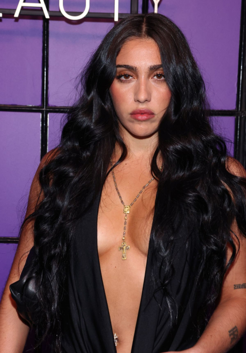 Lourdes Leon at Valentino Beauty Studio 54 Event, Sep 2025 6
