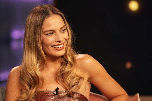 Margot Robbie at Kelly Clarkson Show, September 2025 7