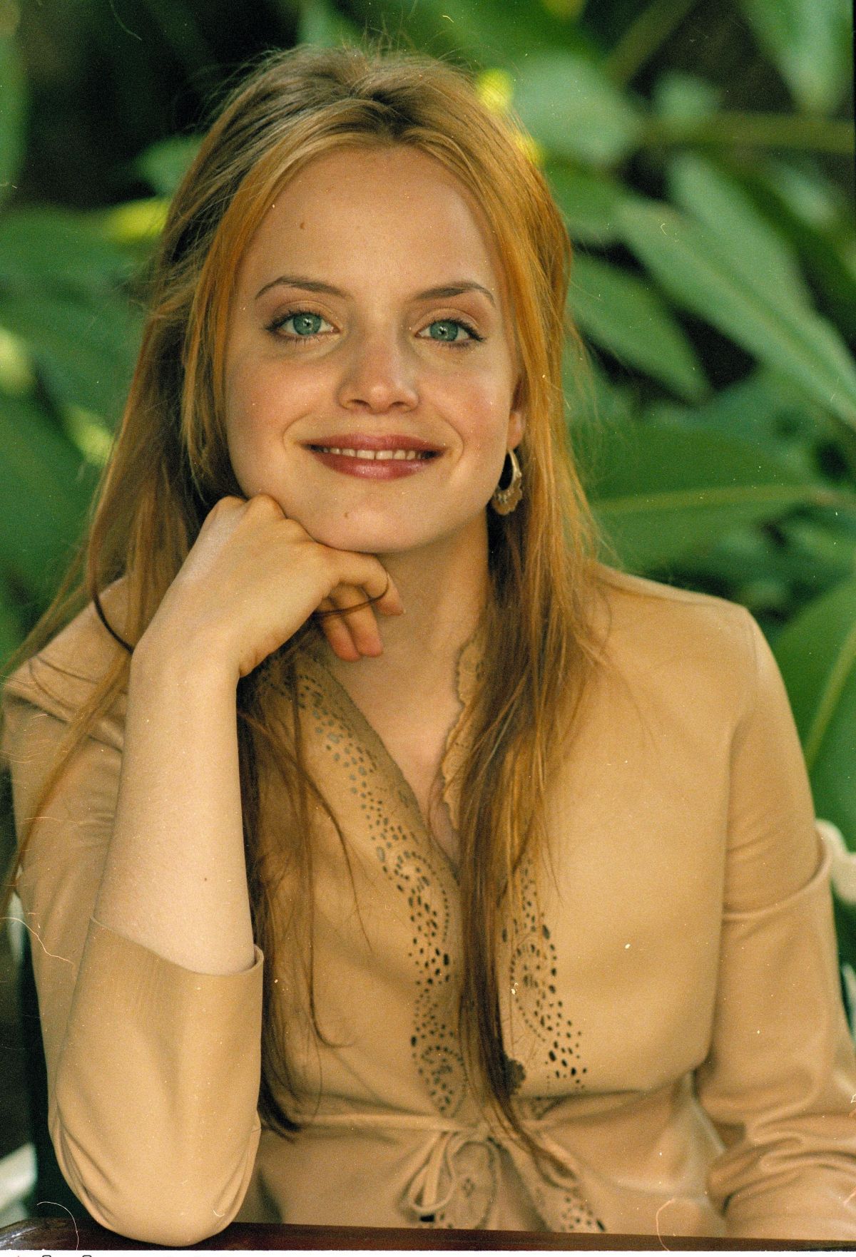 Mena Suvari photoshoot, 2000