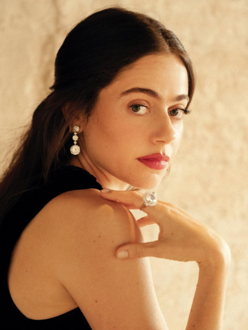 Molly Gordon looks chic at Venice photoshoot, September 2025 2