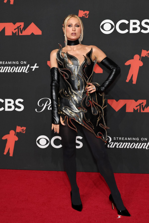 Paris and Nicky Hilton at MTV Video Music Awards, Sep 2025 6