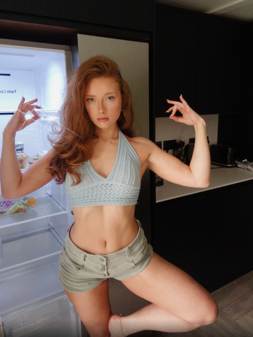 Phoebe Ginger shares Instagram photos, September 2025