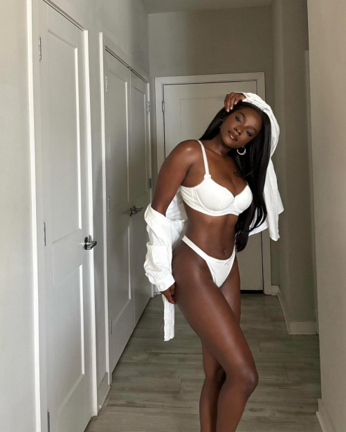 Savannah Perkins instagram photos, September 2025 22