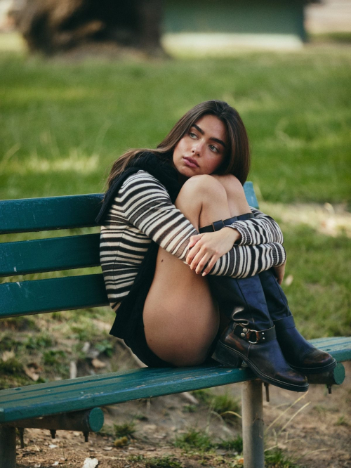 Taylor Nunez at a photoshoot, August 2025 14