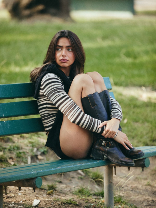 Taylor Nunez at a photoshoot, August 2025 15