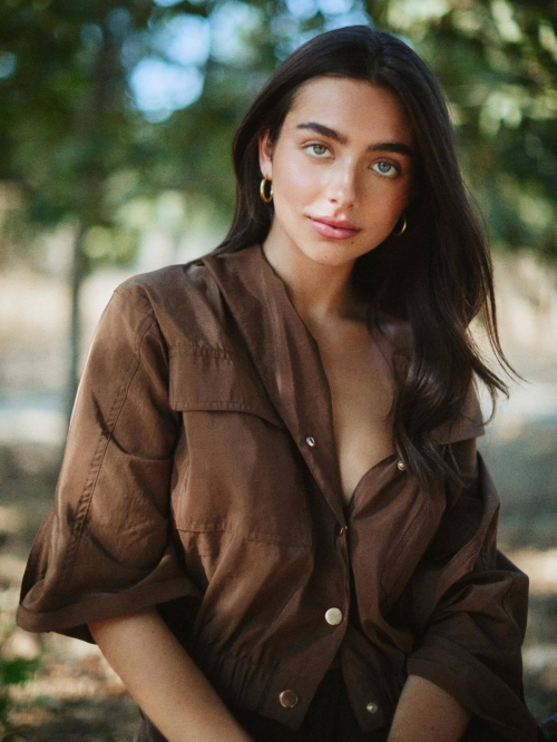 Taylor Nunez at a photoshoot, August 2025 7
