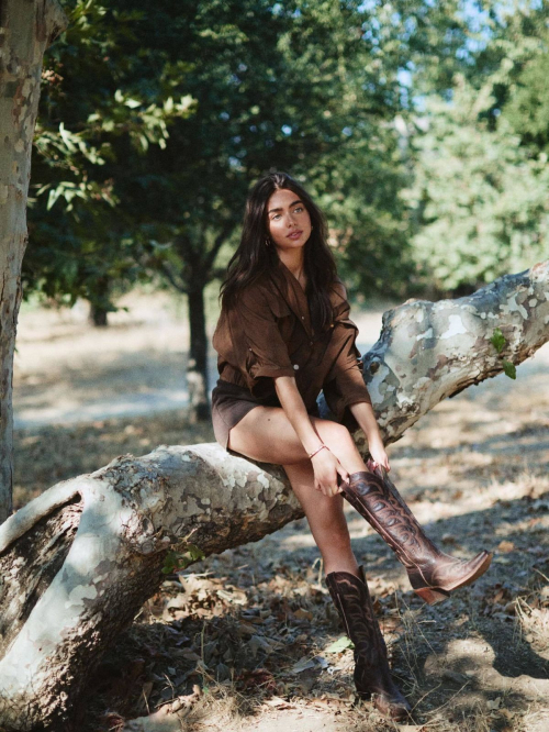 Taylor Nunez at a photoshoot, August 2025 8