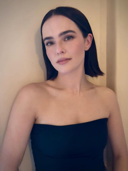 Zoey Deutch keeps it stylish in Instagram photos, September 2025 9