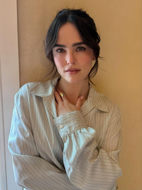 Zoey Deutch keeps it stylish in Instagram photos, September 2025 5