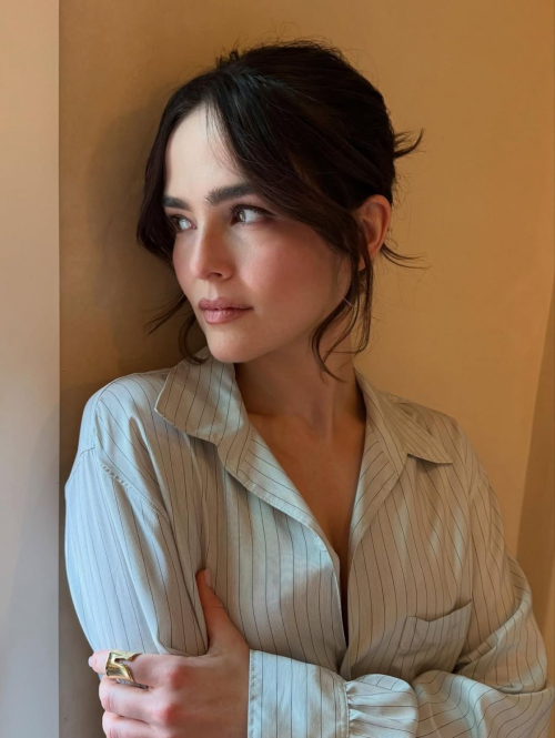 Zoey Deutch keeps it stylish in Instagram photos, September 2025 6