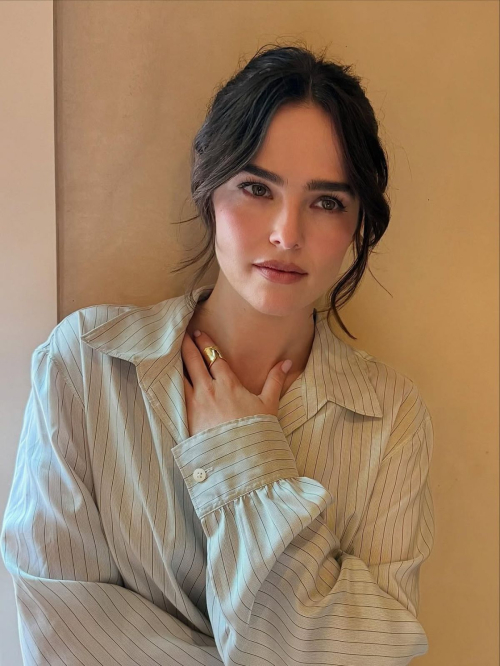 Zoey Deutch keeps it stylish in Instagram photos, September 2025 7